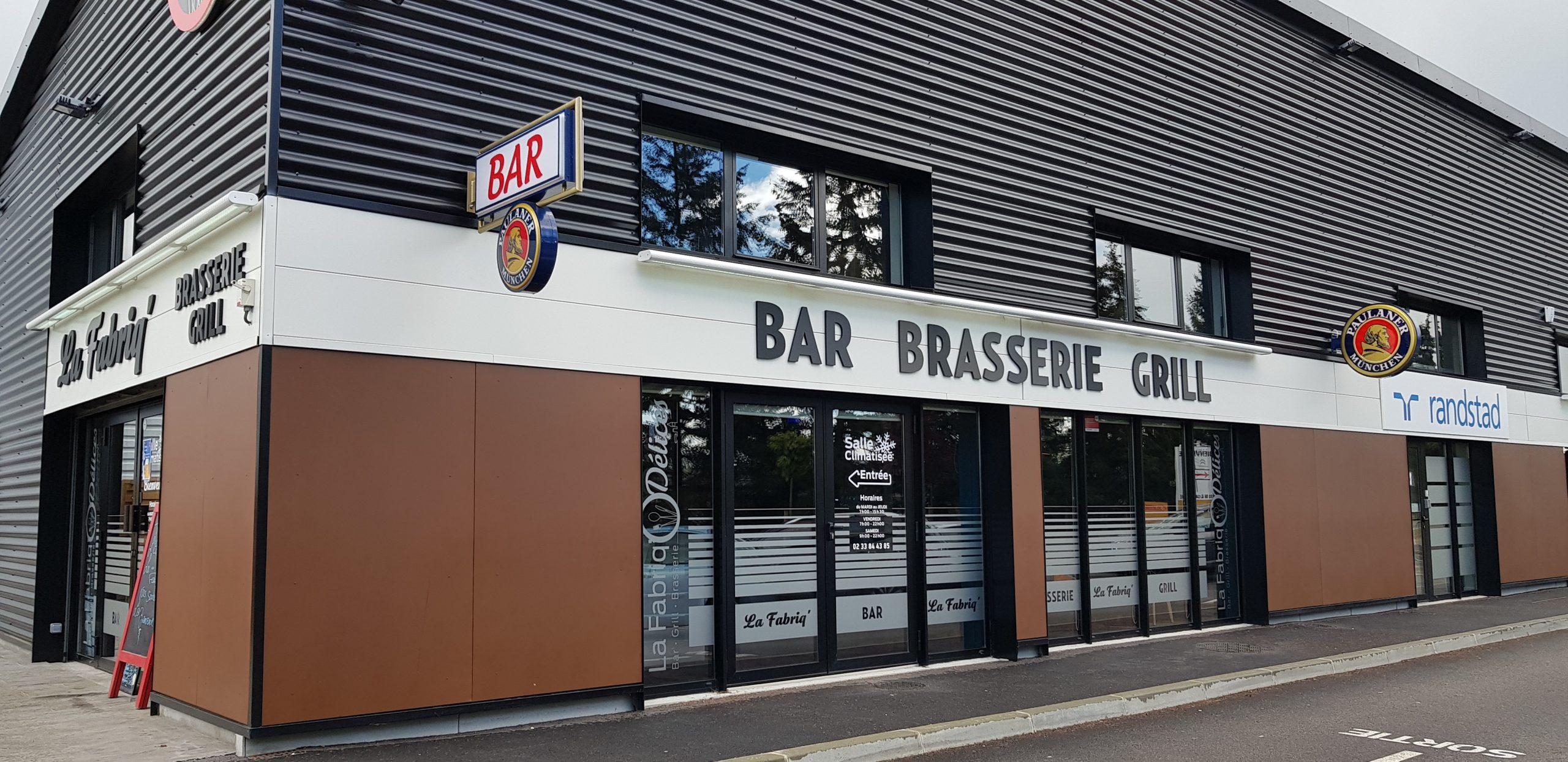 2022.05.06 10h55 photos facade restaurant 2 scaled